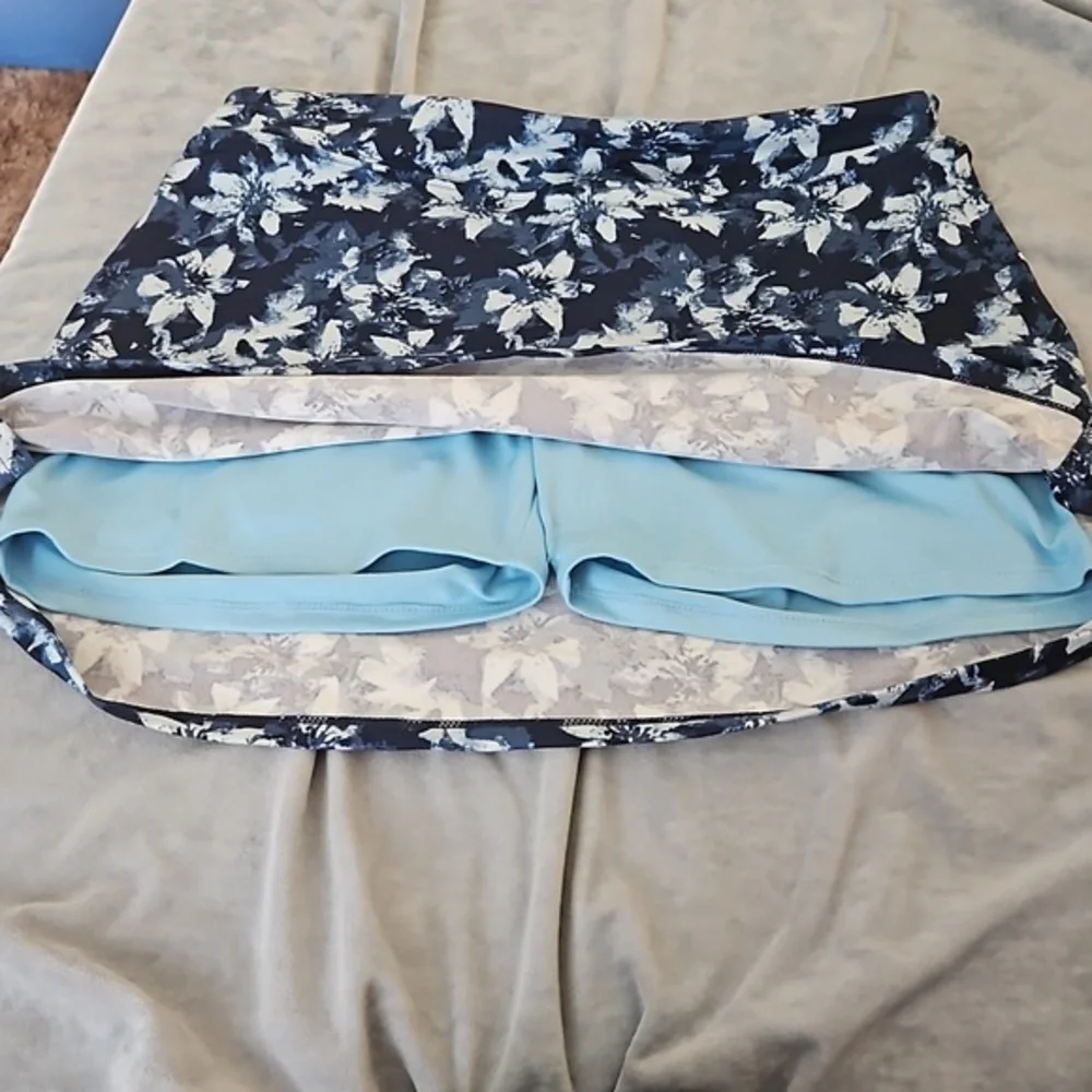 Small‎ Tranquility Skort